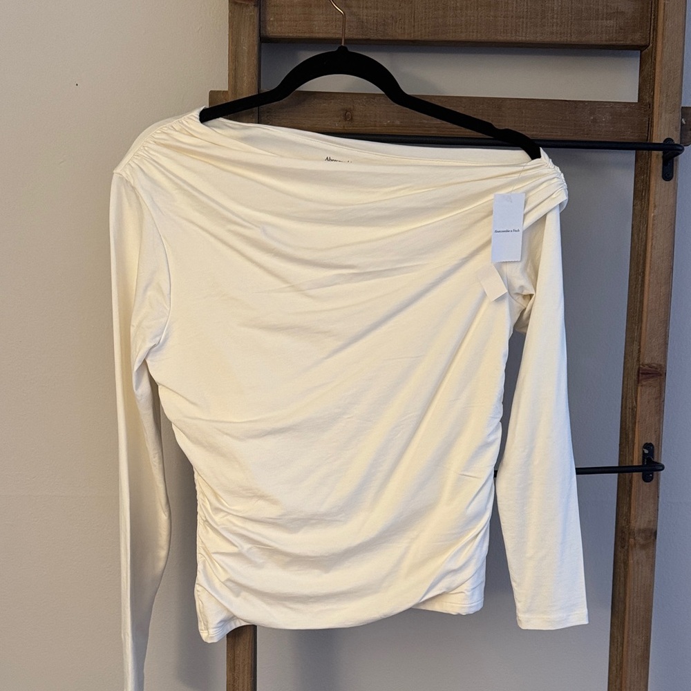 Abercrombie & Fitch Off-Shoulder White Long Sleeve Top